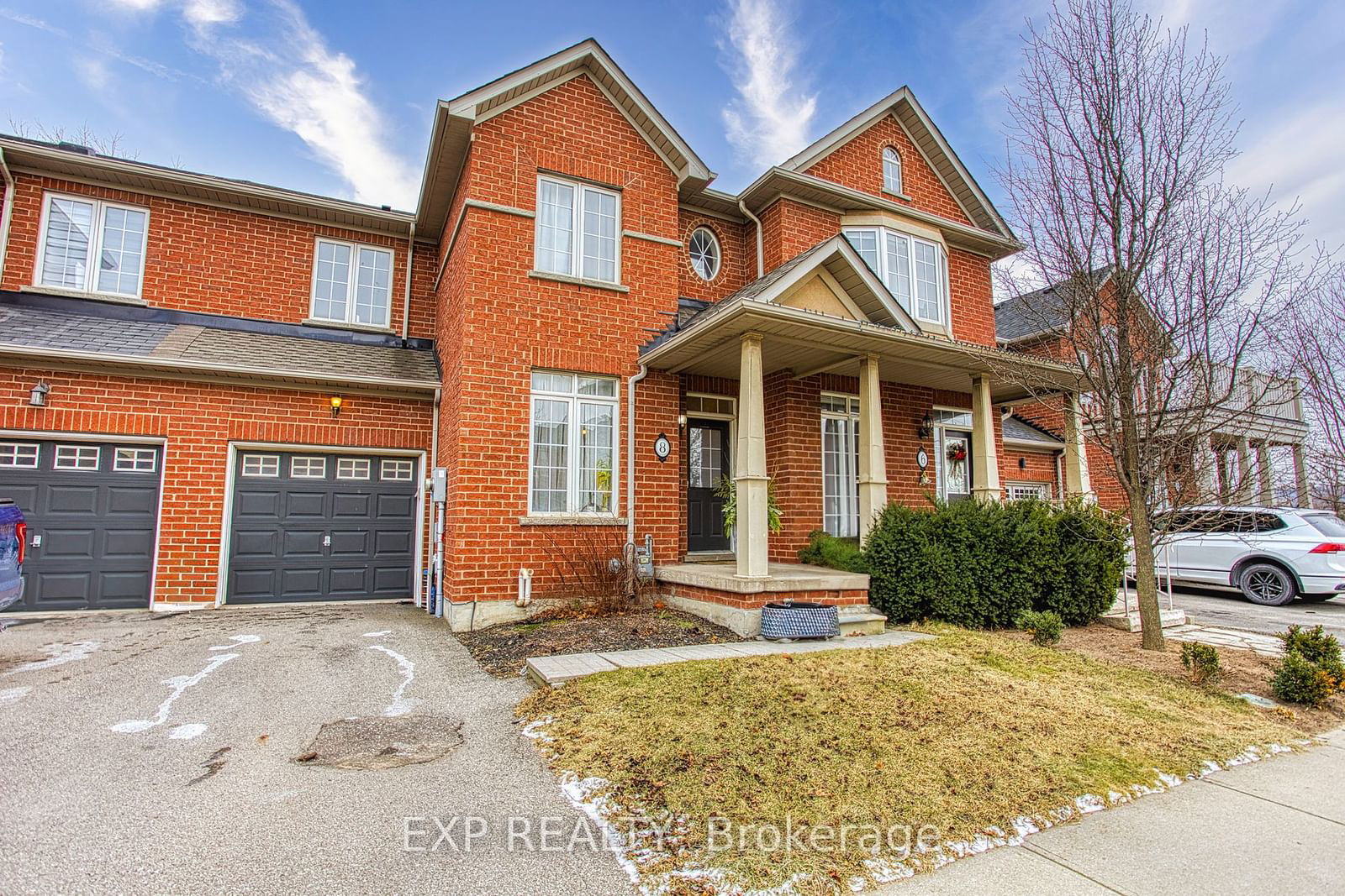 Townhouse sold at 8 Glendarling Crescent, Hamilton, Winona Park, L8E 0A9 - MLS: X11922404