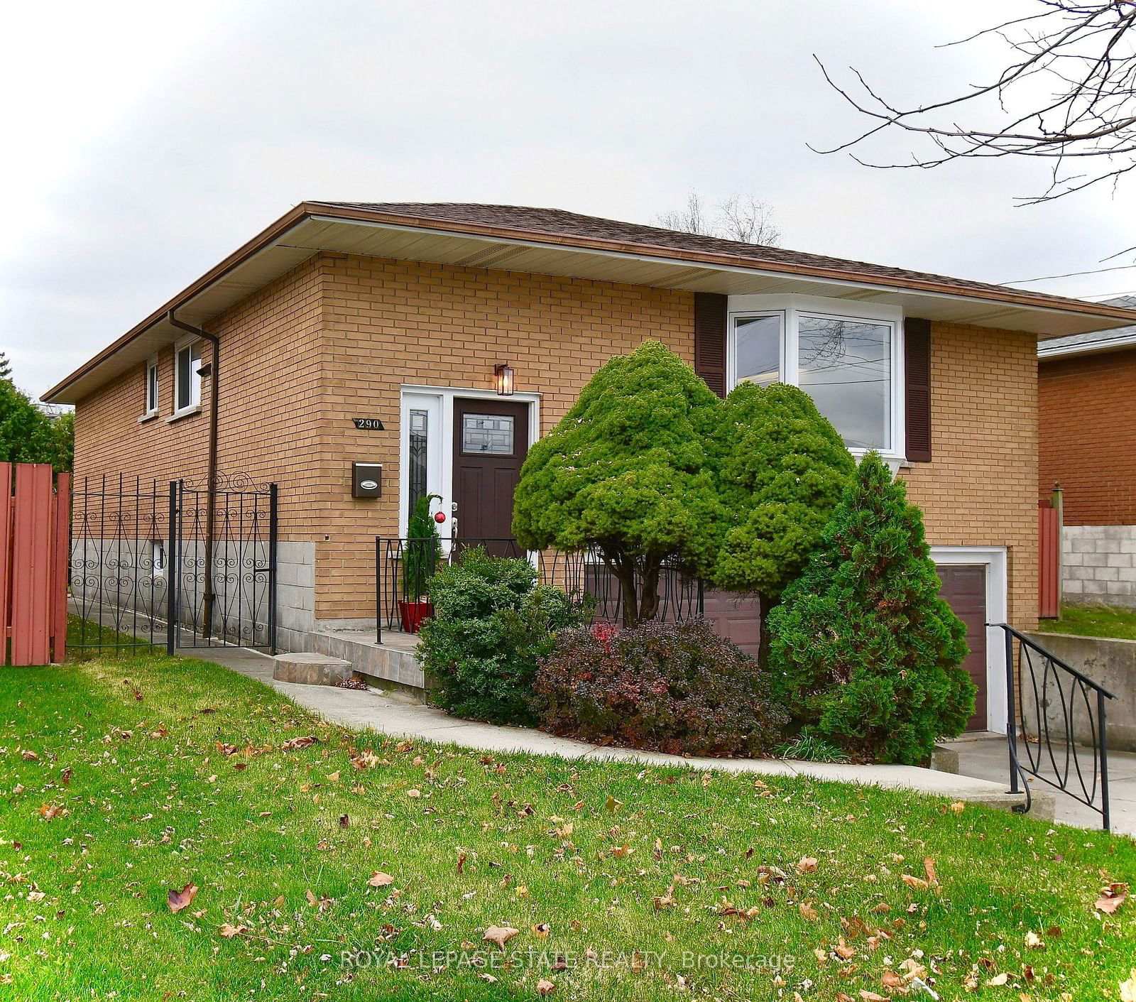 Detached House for sale at 290 Carson Drive, Hamilton, Lisgar, L8T 2X7 - MLS: X11922417