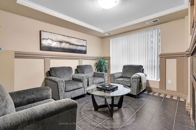 Unit 702 — 1030 Coronation Dr, London - North I image-0-2