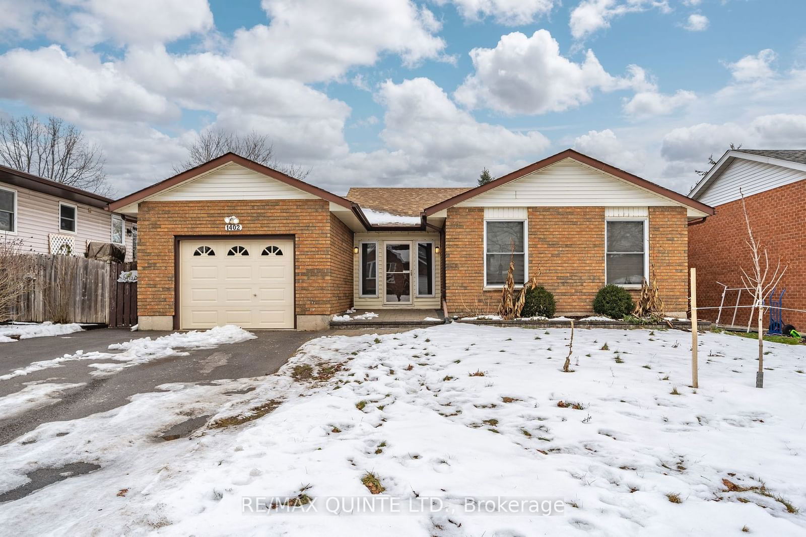 Detached House sold at 1402 Clearview Drive, Peterborough, Monaghan, K9K 1Z8 - MLS: X11922638