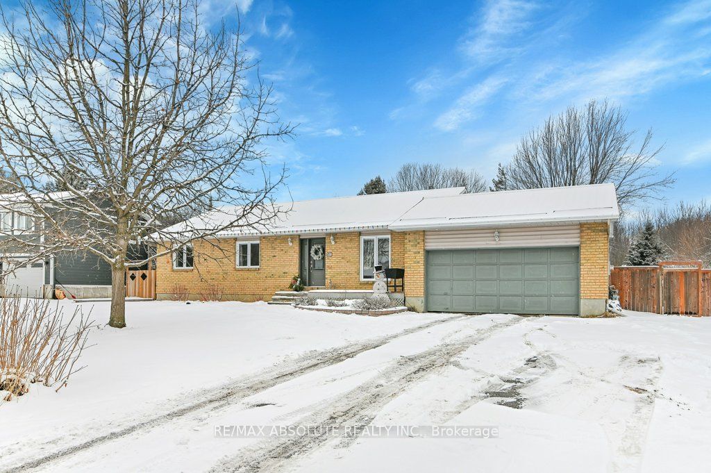 Detached House for sale at 518 Gascon Street, Russell, 601 - Village of Russell, K4R 1C6 - MLS: X11922983