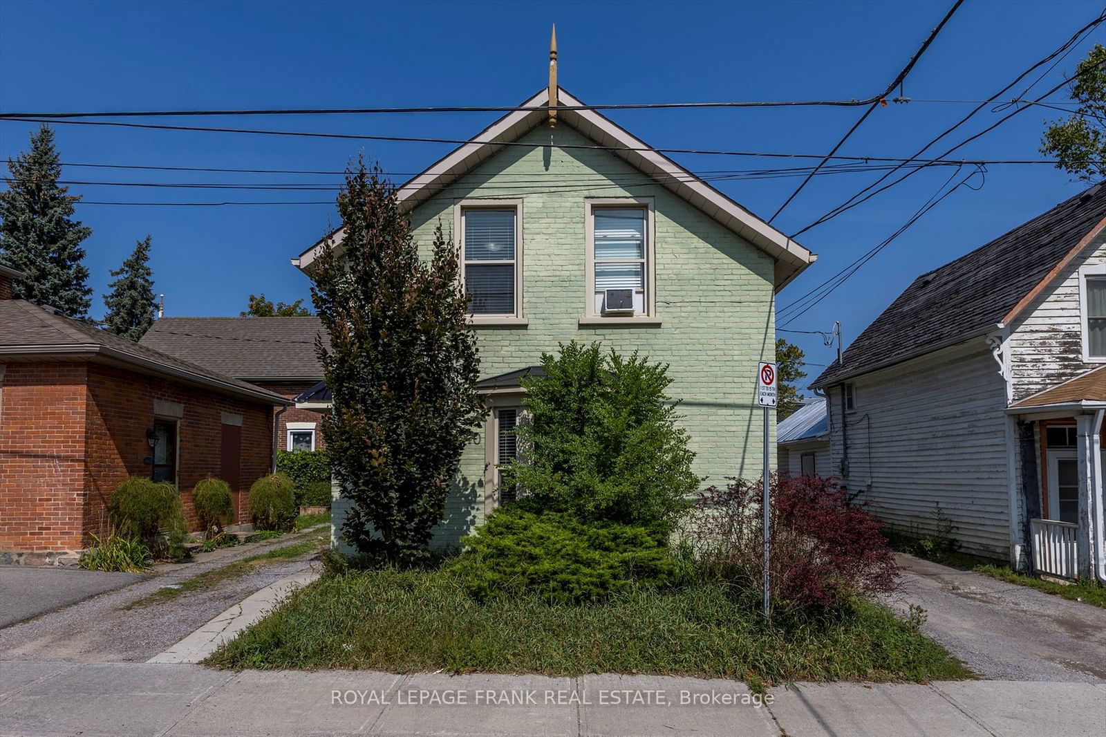 Detached House for sale at 140 Antrim Street, Peterborough, Downtown, K9H 3G3 - MLS: X11923252