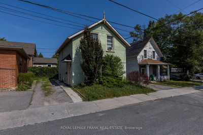 140 Antrim St, Peterborough - Downtown image-0-1