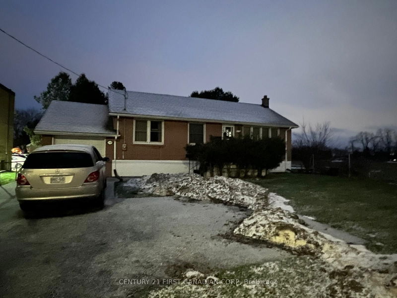 home for lease on 1449 Oxford Street E
