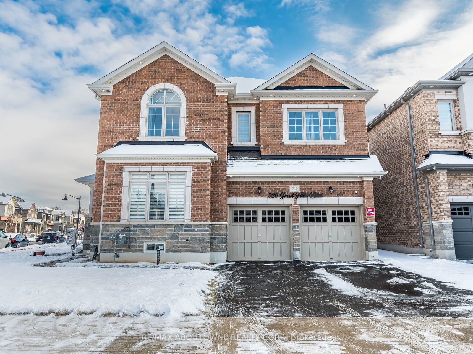 Detached House for sale at 220 Great Falls Boulevard, Hamilton, Waterdown, L0R 2H7 - MLS: X11923422