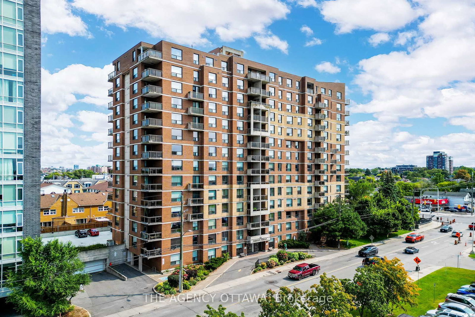 Building at 215 Parkdale Avenue, Ottawa, Mechanicsville