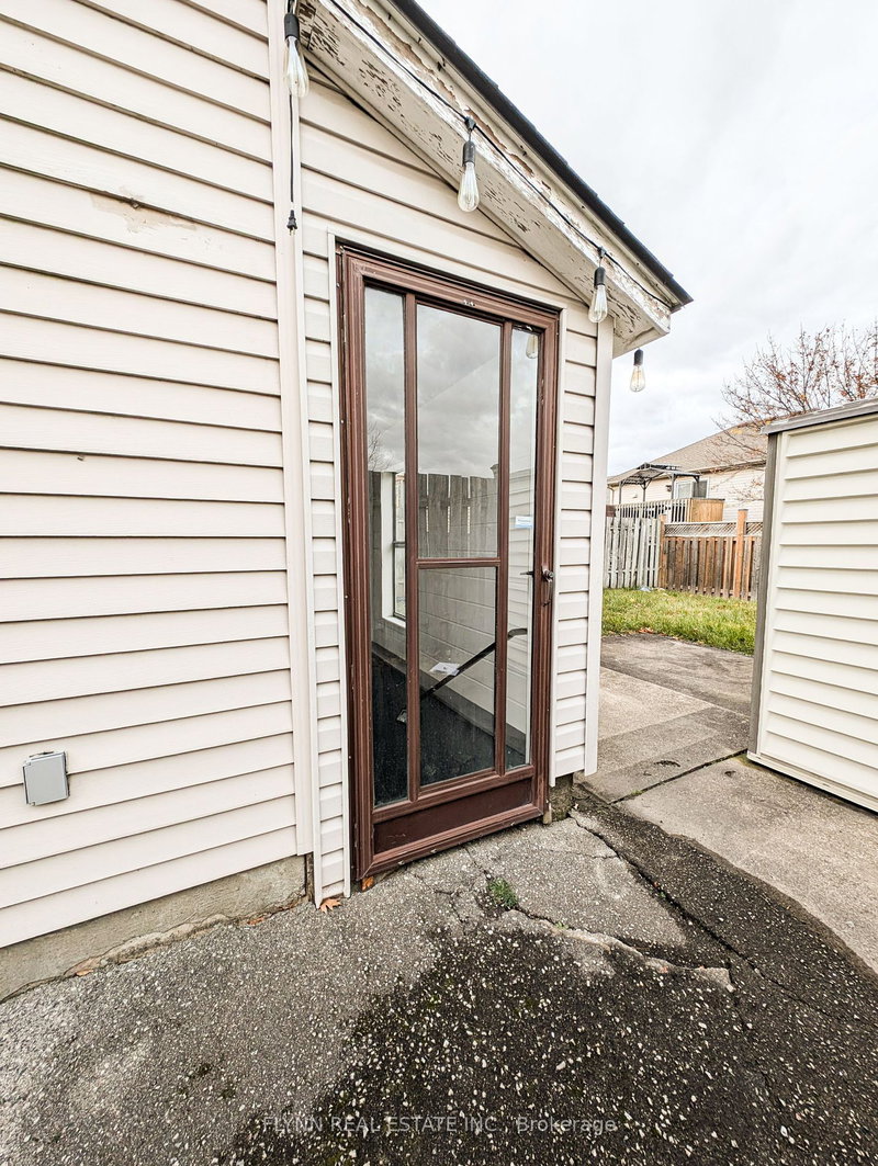 Unit Lower — 164 WINDSOR Street, Welland