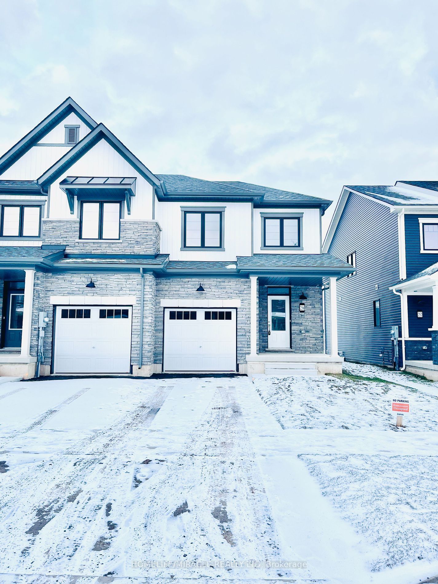 Townhouse for lease at 256 Port Crescent, Welland, L3B 0N2 - MLS: X11923516