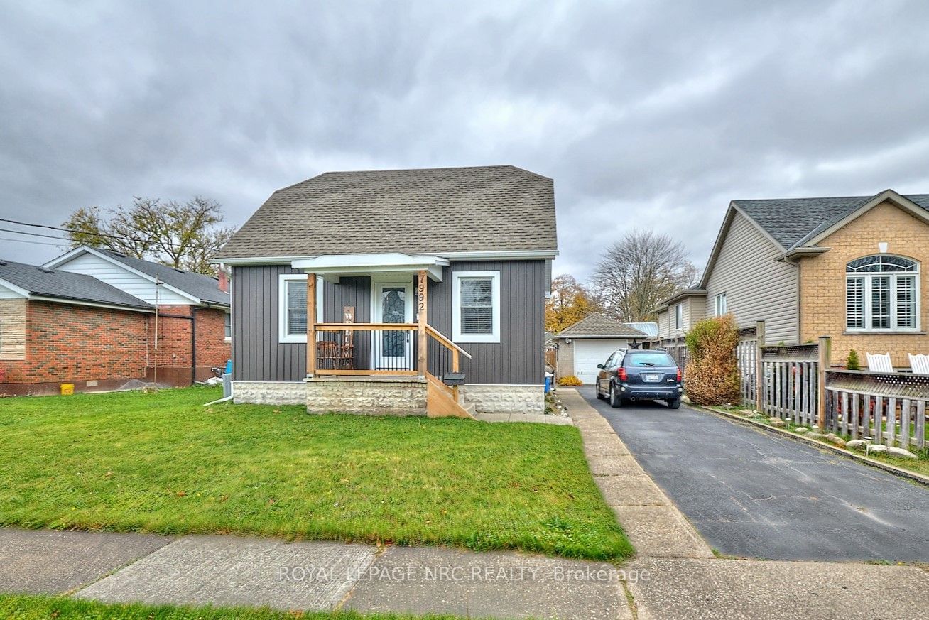 Detached House for sale at 7992 PETER Street, Niagara Falls, 223 - Chippawa, L2G 6S9 - MLS: X11923852