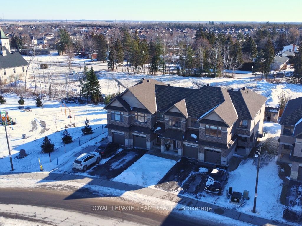 Townhouse for sale at 30 Porter Street, Stittsville - Munster - Richmond, 8203 - Stittsville (South), K2S 2L9 - MLS: X11923977