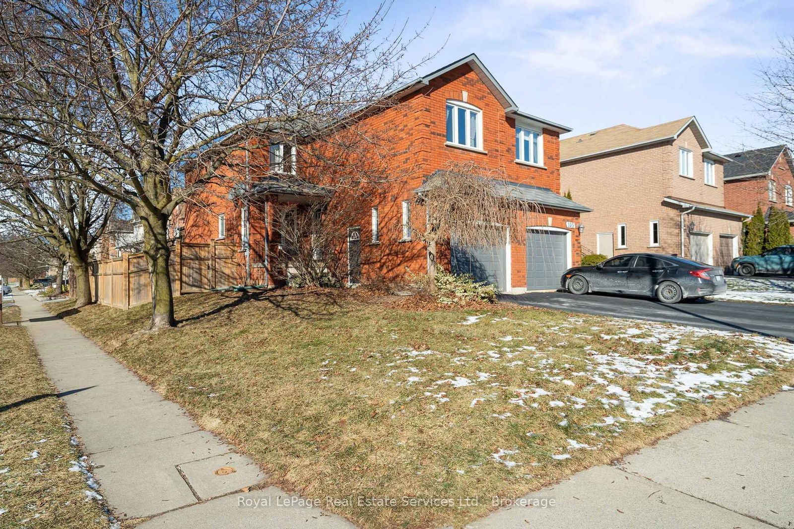 Semi-Detached House sold at 103 Niska Drive, Hamilton, Waterdown, L8B 0M8 - MLS: X11923994