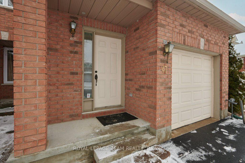 Townhouse for sale at 47 Grenadier Way, Barrhaven, 7706 - Barrhaven - Longfields, K2J 4L4 - MLS: X11924055