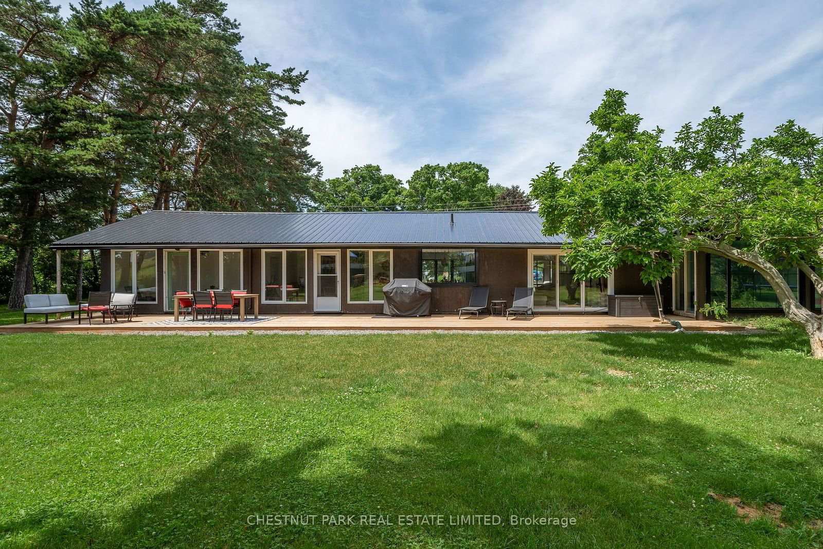 Building at 1163 County Road 11, Prince Edward County, Athol