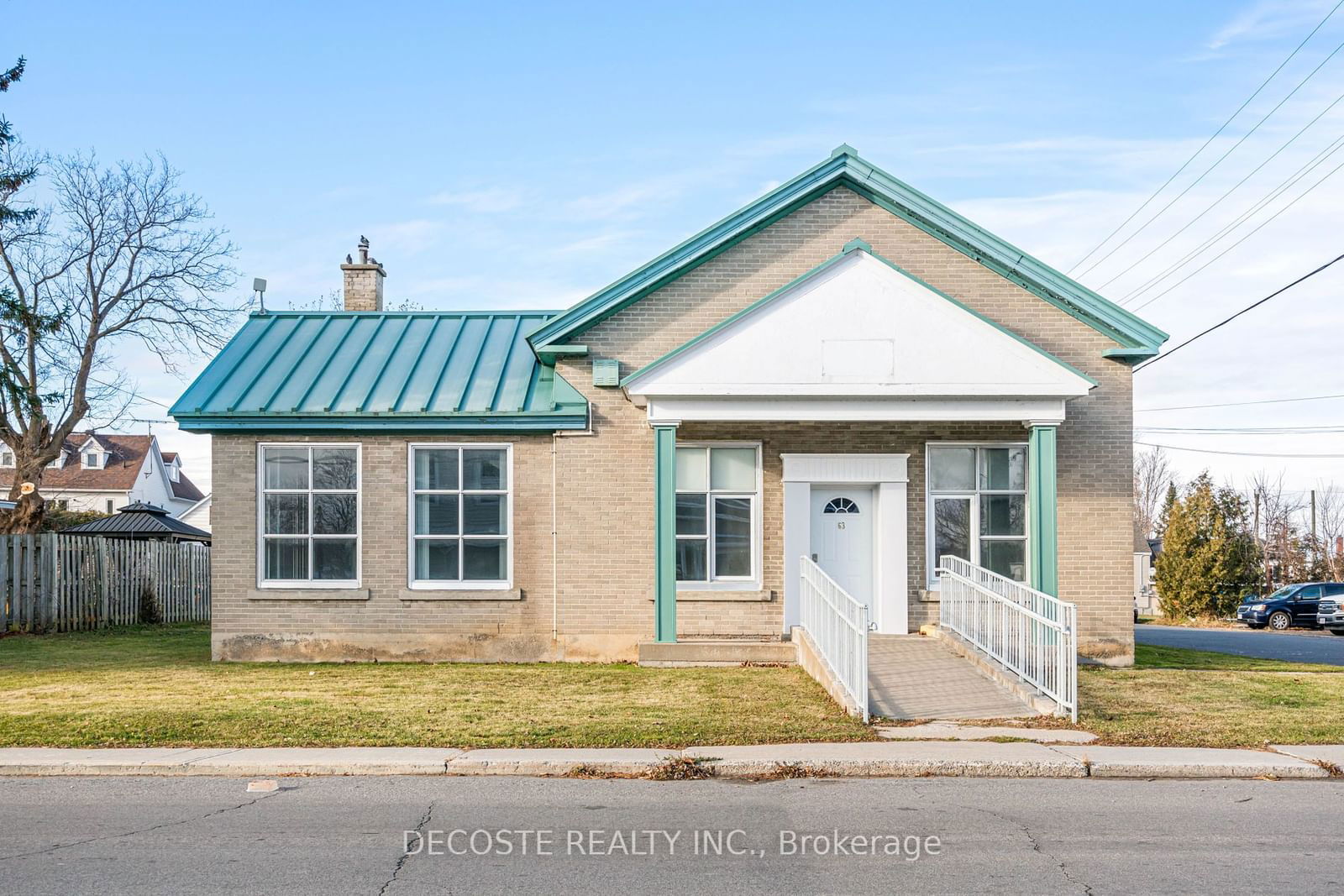 Building at 63 Kenyon Street, North Glengarry, 719 - Alexandria