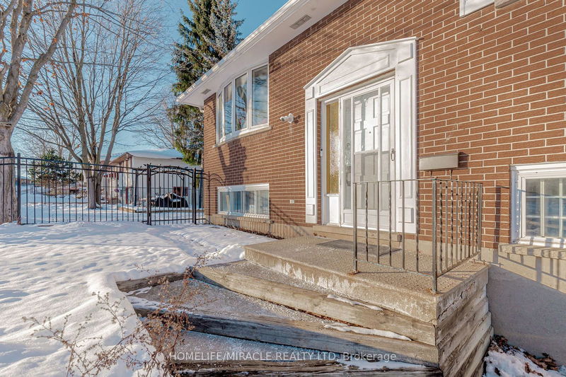 512 Glendene Cres, Waterloo -  image-0-0