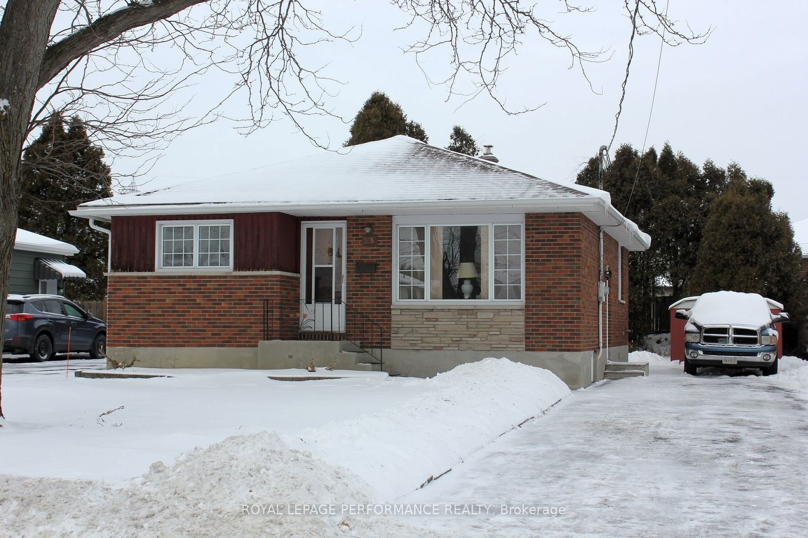 Detached House sold at 335 Fourteenth Street, Cornwall, 717 - Cornwall, K6J 3J4 - MLS: X11924623