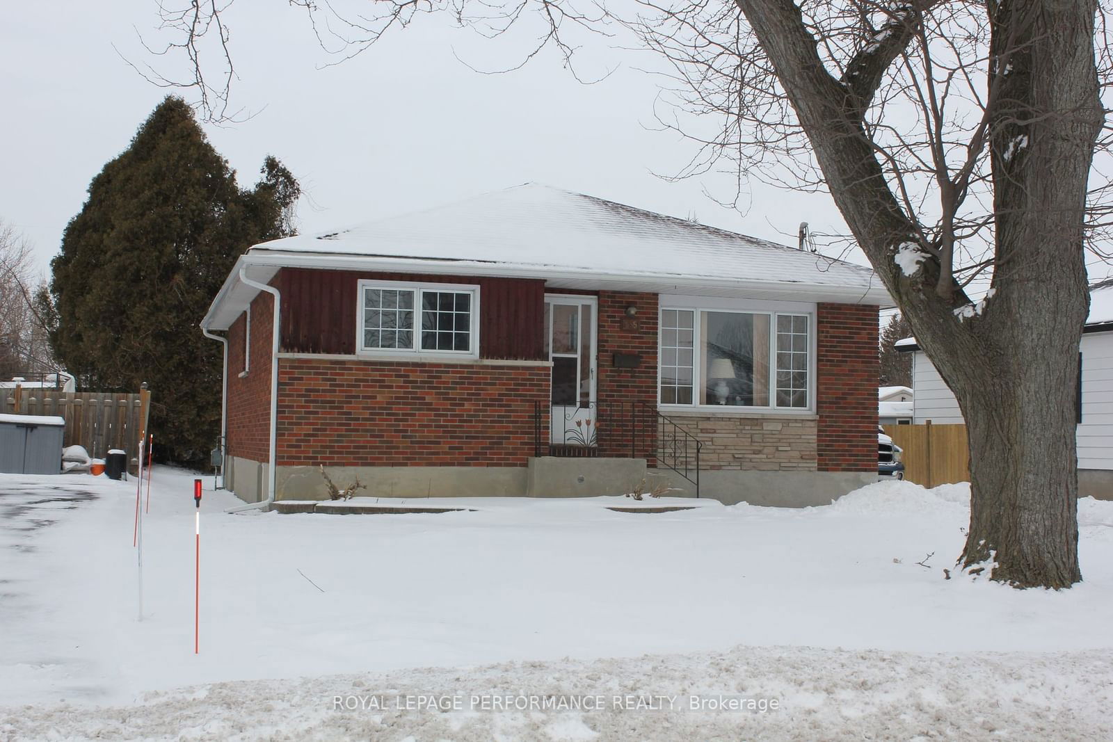 Detached House sold at 335 Fourteenth Street, Cornwall, 717 - Cornwall, K6J 3J4 - MLS: X11924623