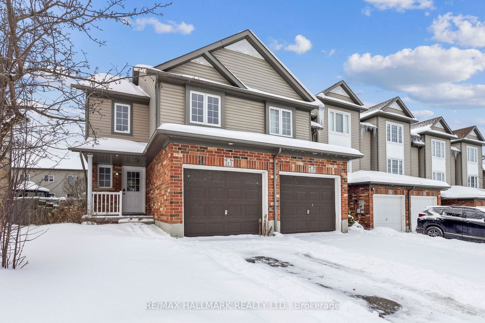 Townhouse leased at 213 Snowdrop Crescent, Kitchener, N2E 4C2 - MLS: X11924655