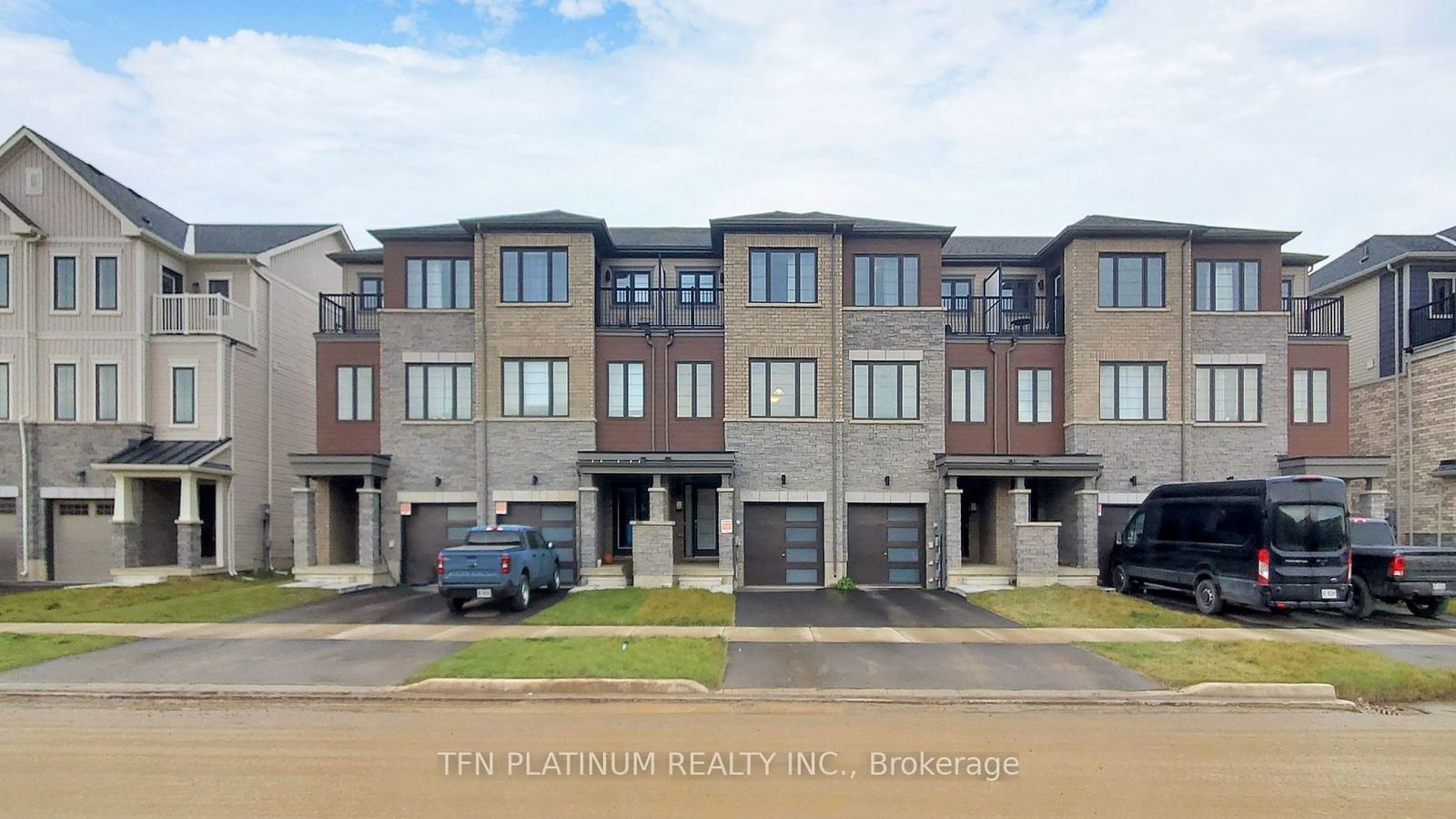 Townhouse for lease at 221 Gillespie Drive, Brantford, N3T 0W8 - MLS: X11924668