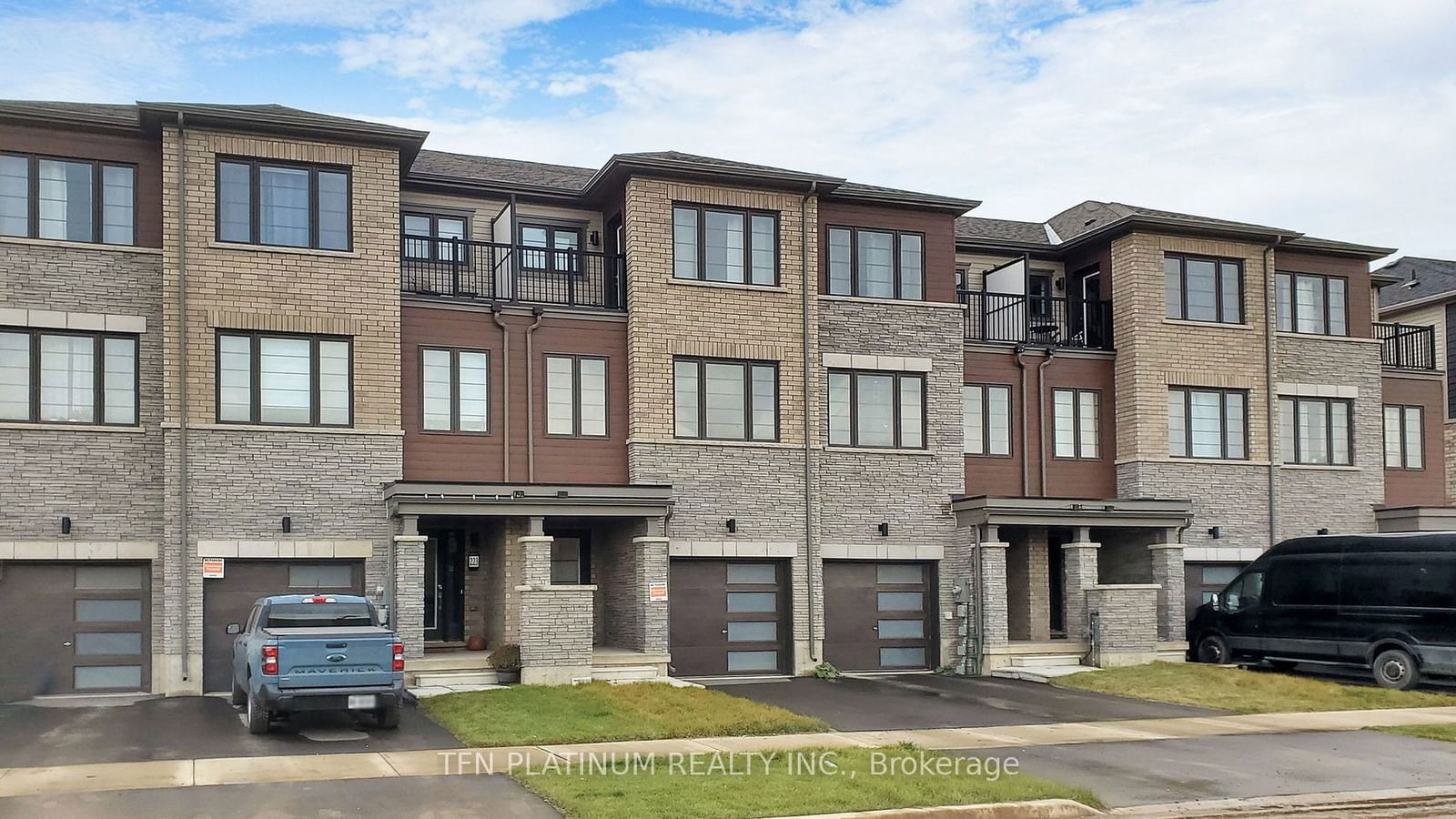 Townhouse for lease at 221 Gillespie Drive, Brantford, N3T 0W8 - MLS: X11924668