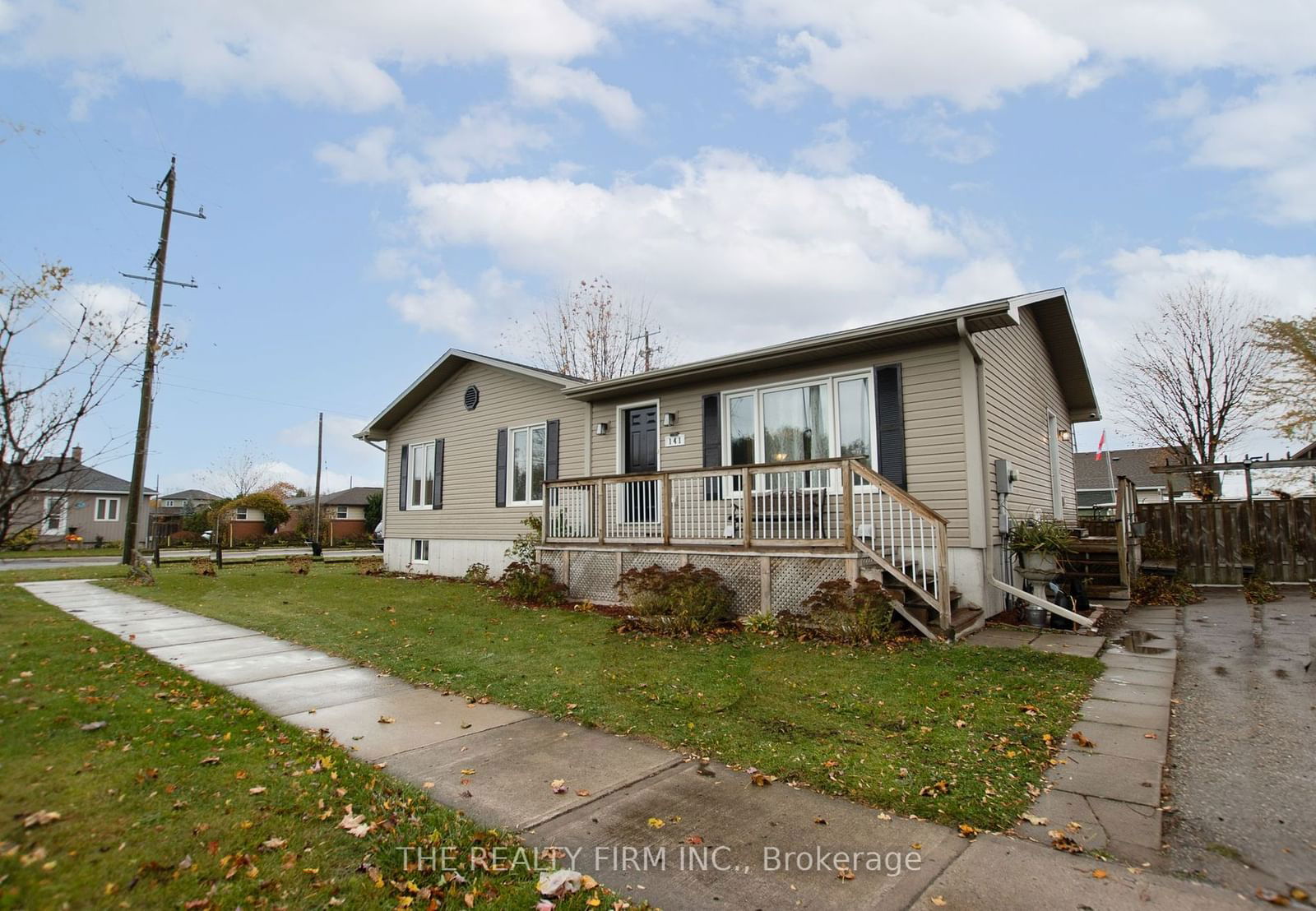 Detached House for sale at 141 Cambridge Street, Goderich, Goderich Town, N7A 2Y5 - MLS: X11925036