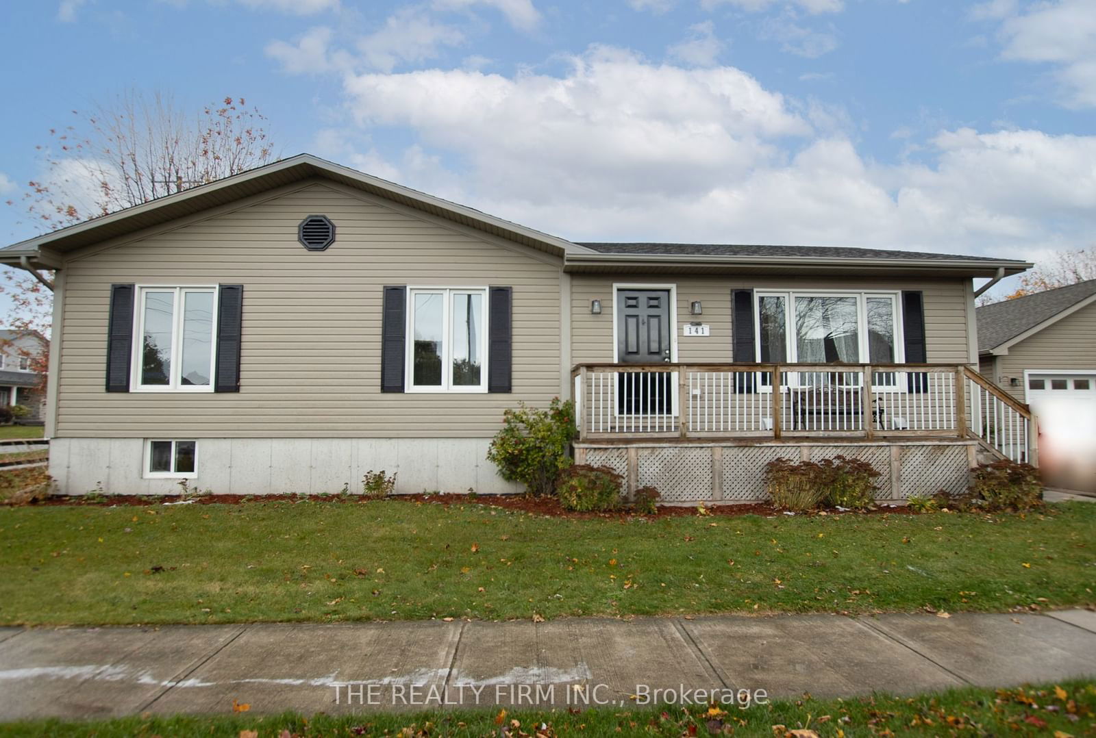 Detached House for sale at 141 Cambridge Street, Goderich, Goderich Town, N7A 2Y5 - MLS: X11925036