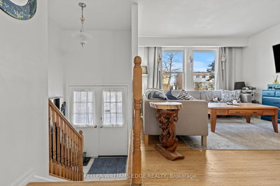 45 Greendale Drive, Hamilton, Ontario image-0-3