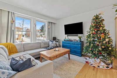 45 Greendale Drive, Hamilton, Ontario image-0-4