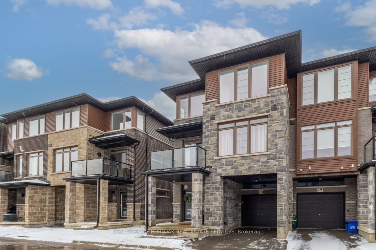 Townhouse sold at 274-30 Times Square, Hamilton, Stoney Creek Mountain, L8J 0L9 - MLS: X11925258