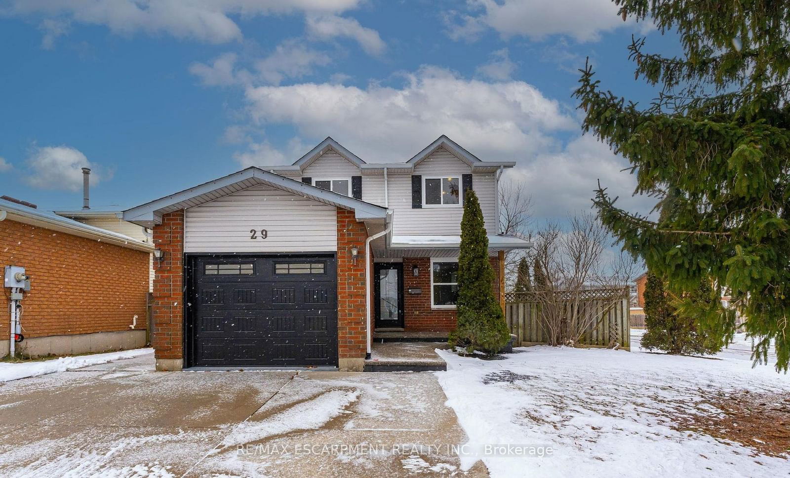 Detached House for sale at 29 Featherwood Crescent, Hamilton, Stoney Creek, L8J 3P6 - MLS: X11925287