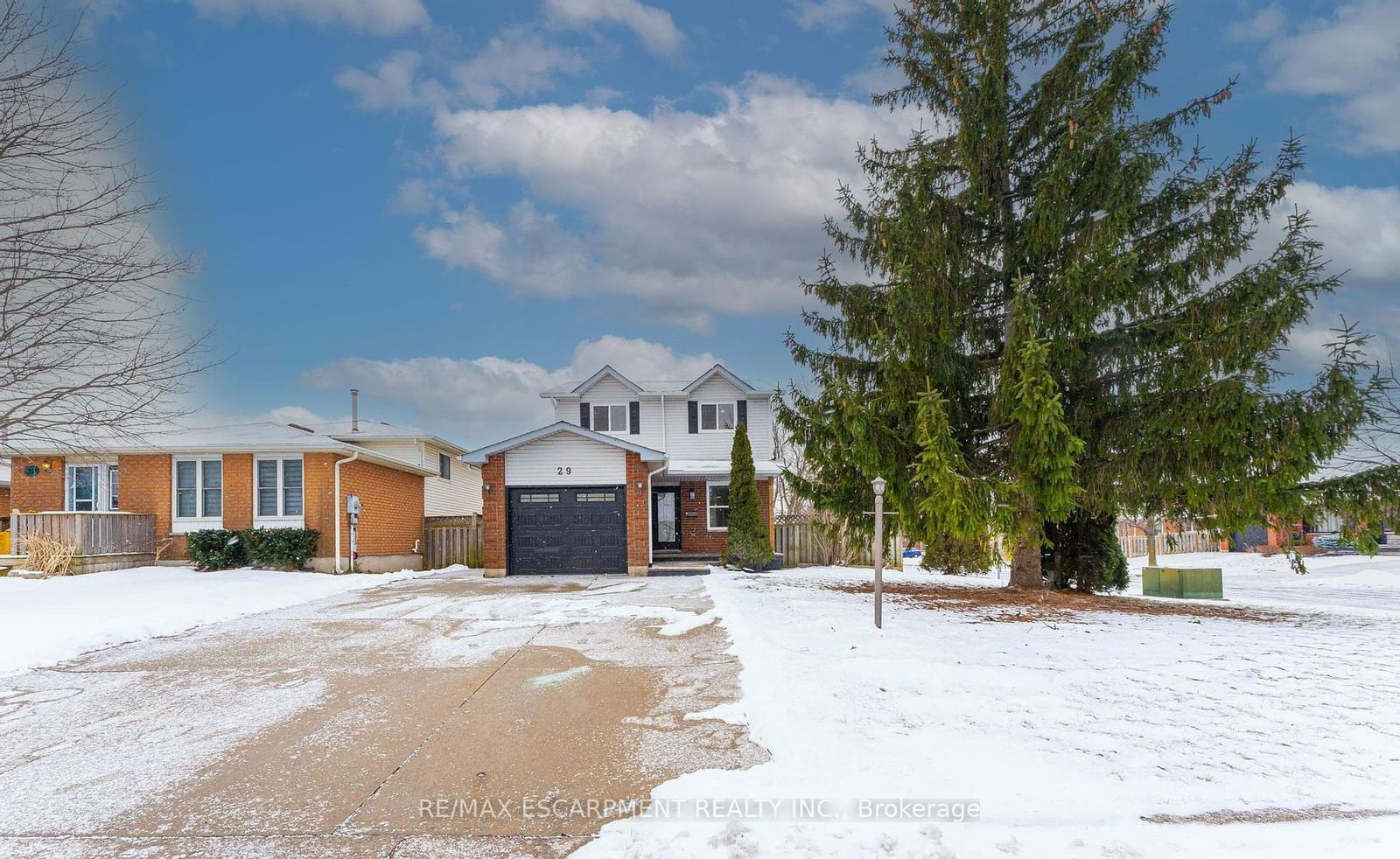 Detached House for sale at 29 Featherwood Crescent, Hamilton, Stoney Creek, L8J 3P6 - MLS: X11925287