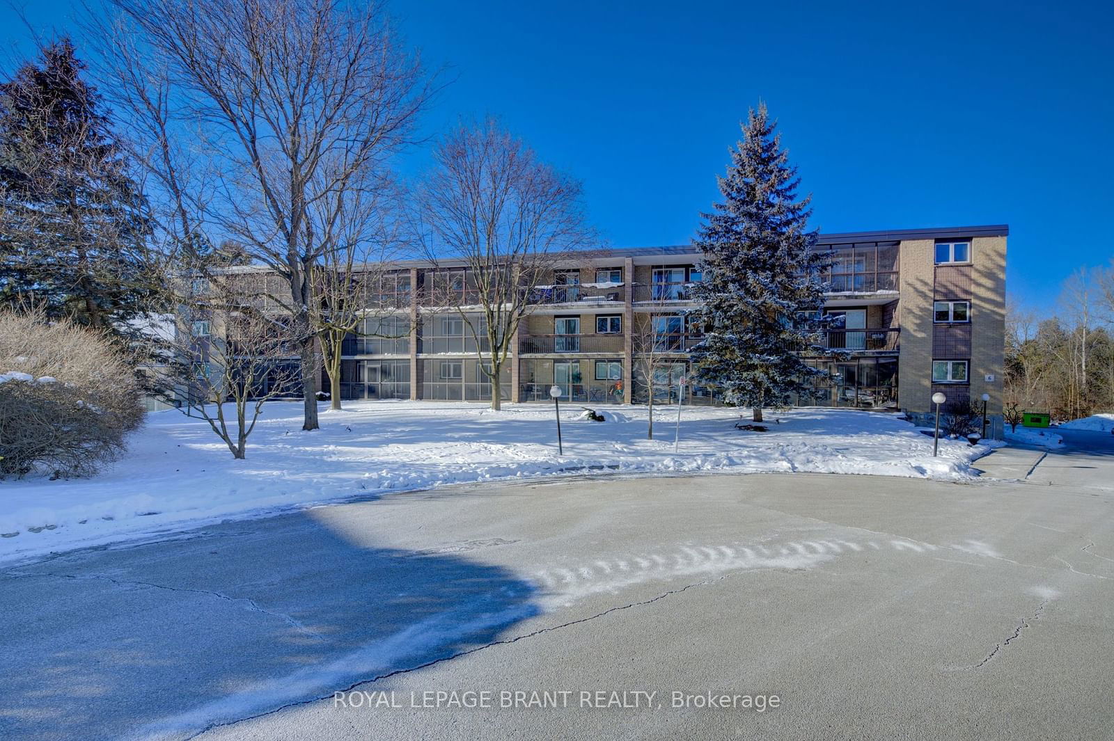 Condo sold at 106-6 Shettleston Drive, Cambridge, N3H 5E7 - MLS: X11925404