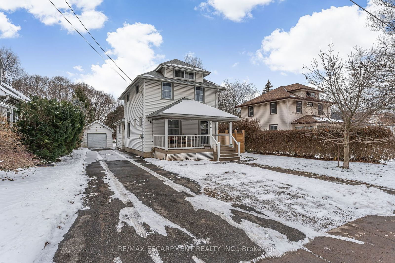 Detached House for sale at 5701 Prince Edward Avenue, Niagara Falls, Hospital, L2G 5J1 - MLS: X11925488