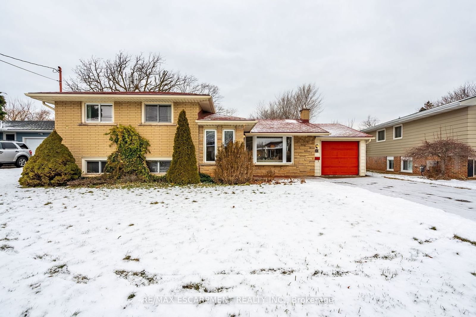 Detached House sold at 90 Lakeside Drive, Grimsby, L3M 2L5 - MLS: X11925637