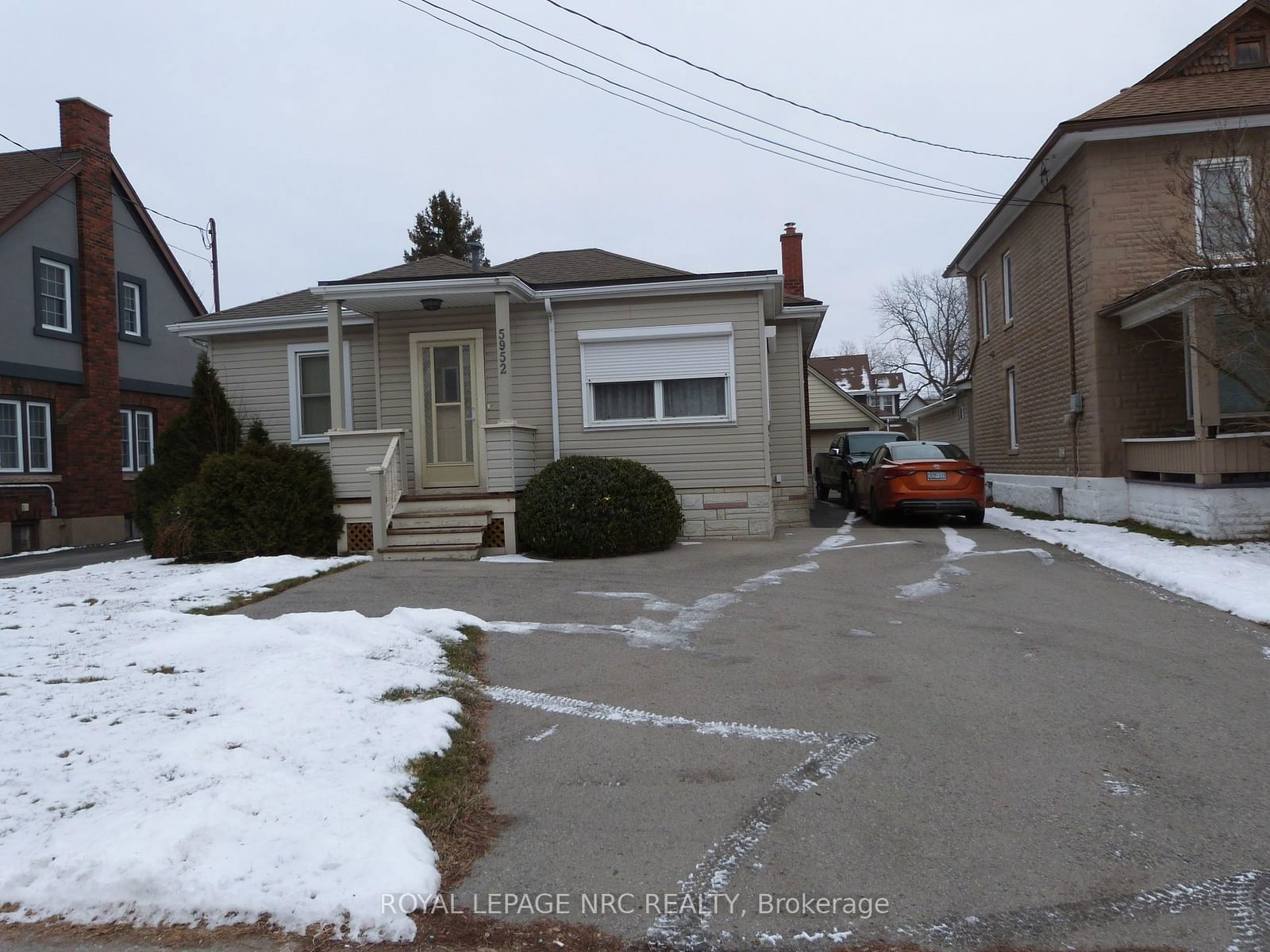 Detached House for sale at 5952 Dorchester Road, Niagara Falls, 216 - Dorchester, L2G 5S9 - MLS: X11925751