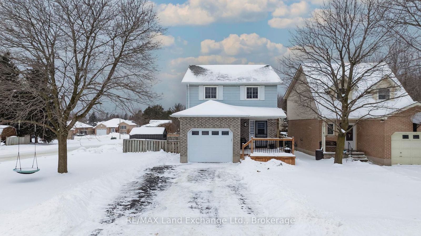 Detached House sold at 812 MacKendrick Drive, Kincardine, Kincardine, N2Z 3A5 - MLS: X11925852