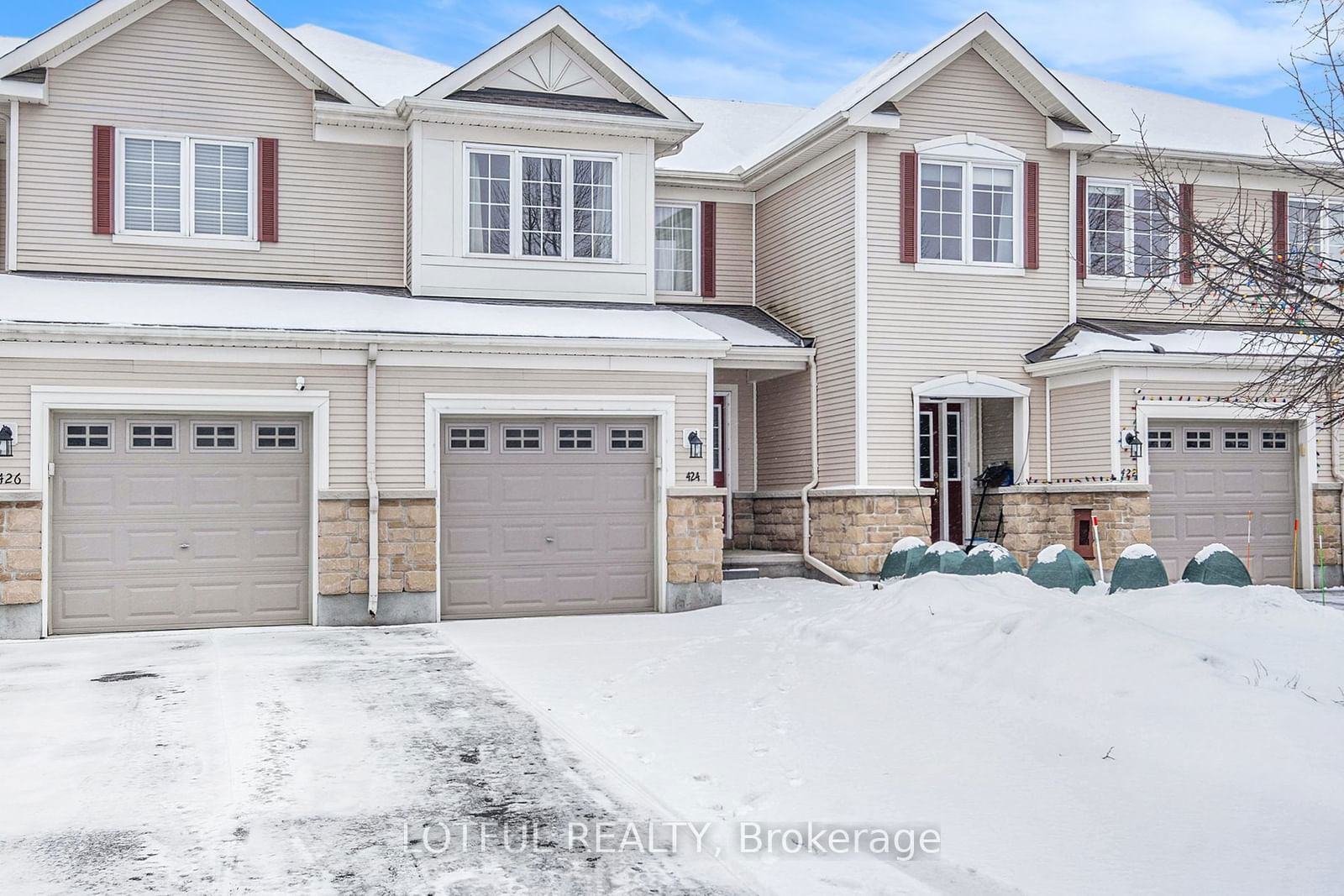 Townhouse leased at 424 Ashbourne Crescent, Barrhaven, 7708 - Barrhaven - Stonebridge, K2J 0H7 - MLS: X11925882