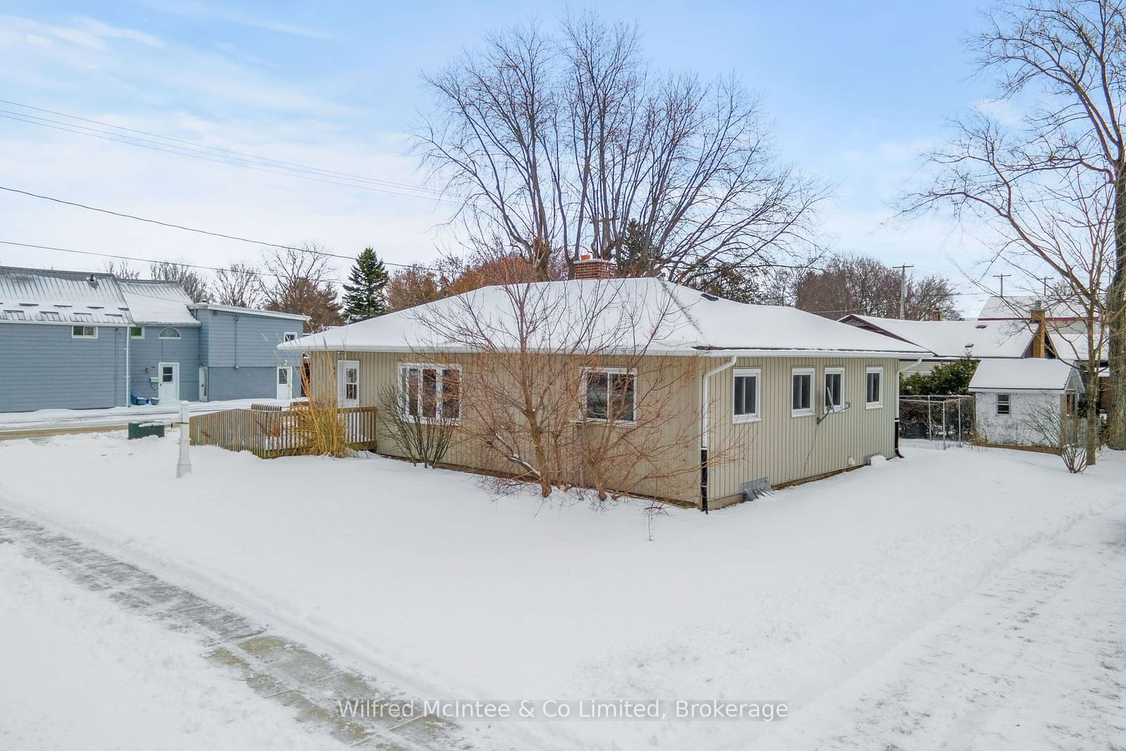 Detached House sold at 467 QUEEN Street, Kincardine, Kincardine, N2Z 2J4 - MLS: X11925915