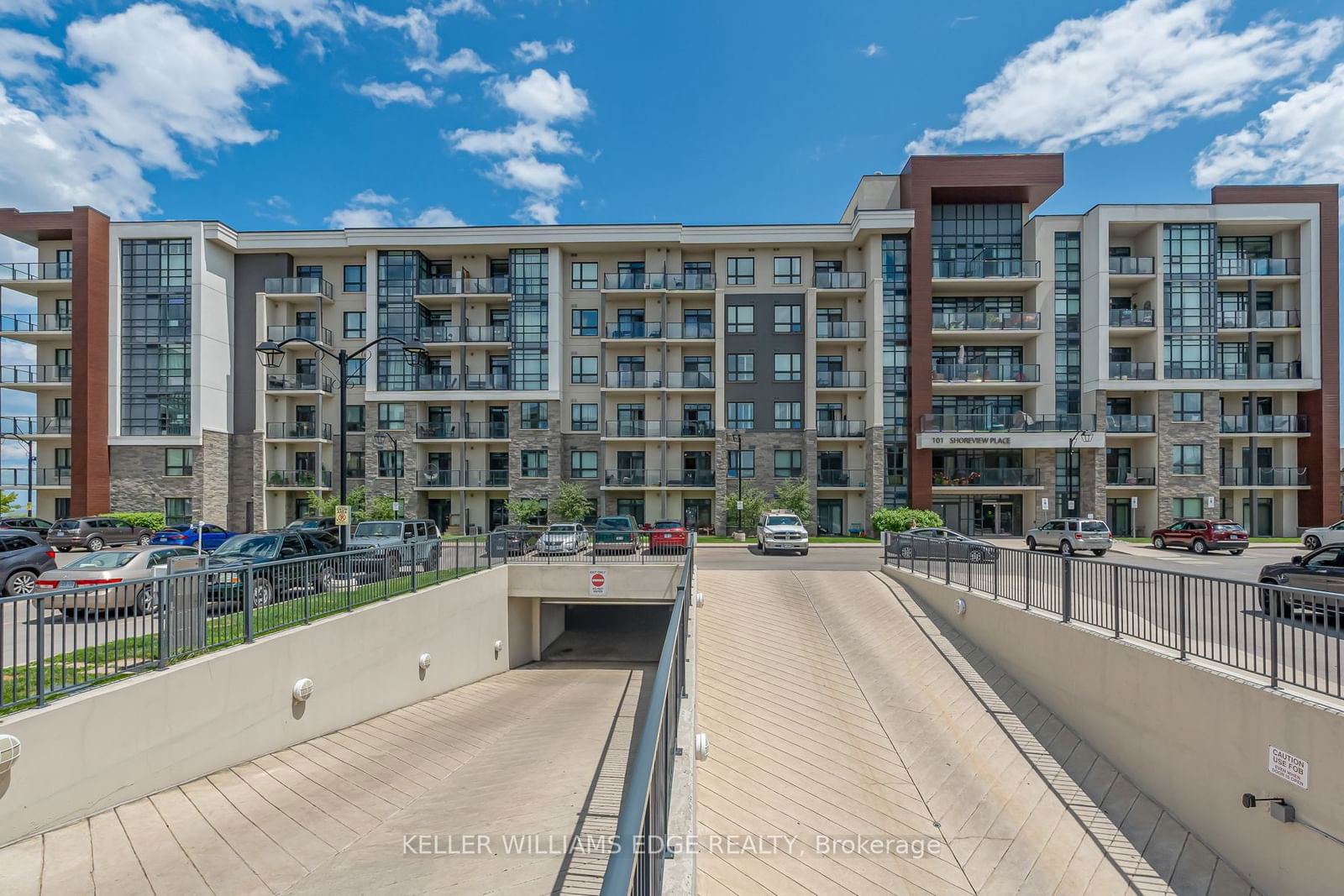 Condo sold at 240-101 Shoreview Place, Hamilton, Stoney Creek, L8E 0K2 - MLS: X11926136