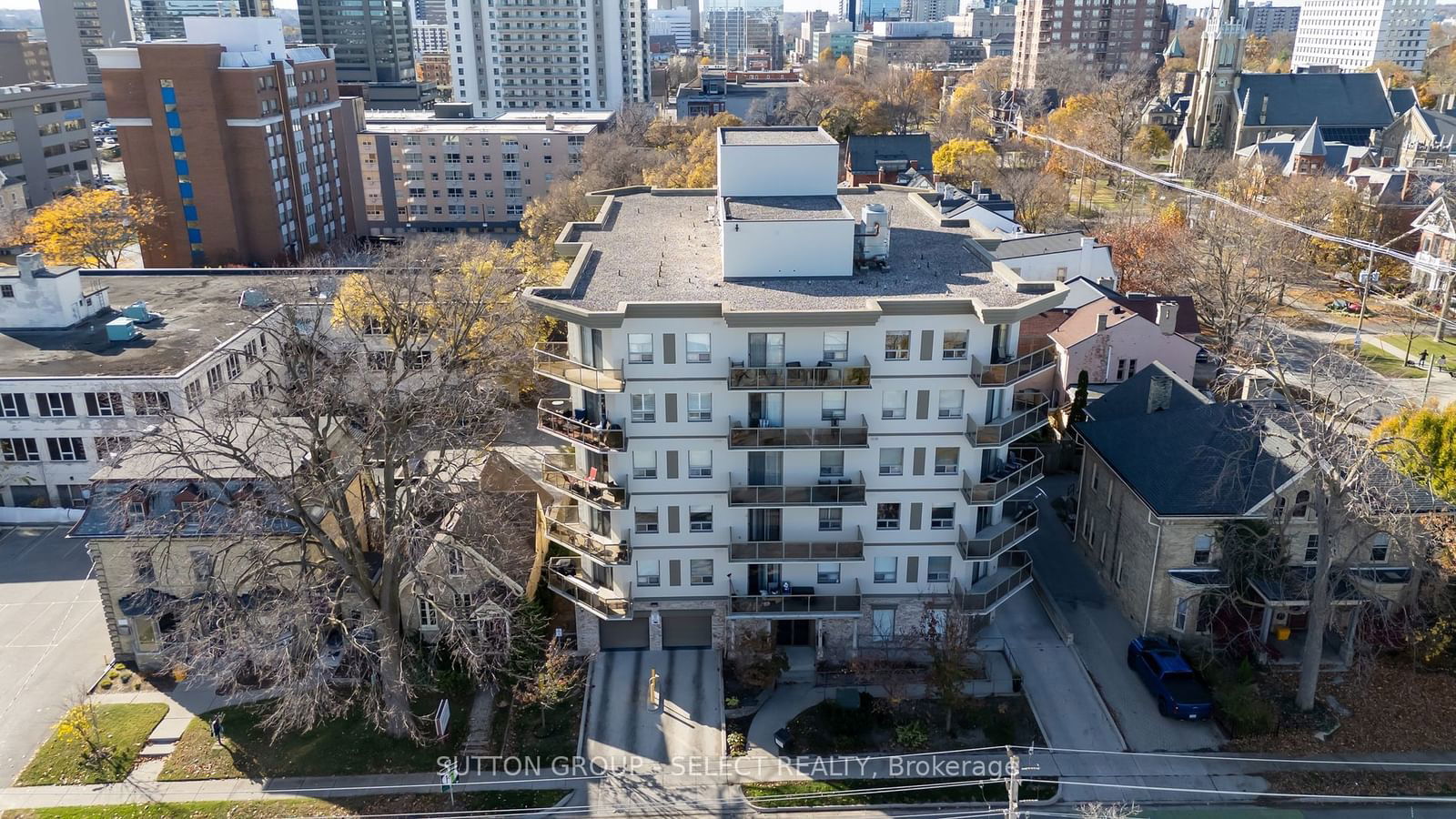 Condo sold at 304-435 Colborne Street, London, East F, N6B 2T2 - MLS: X11926247