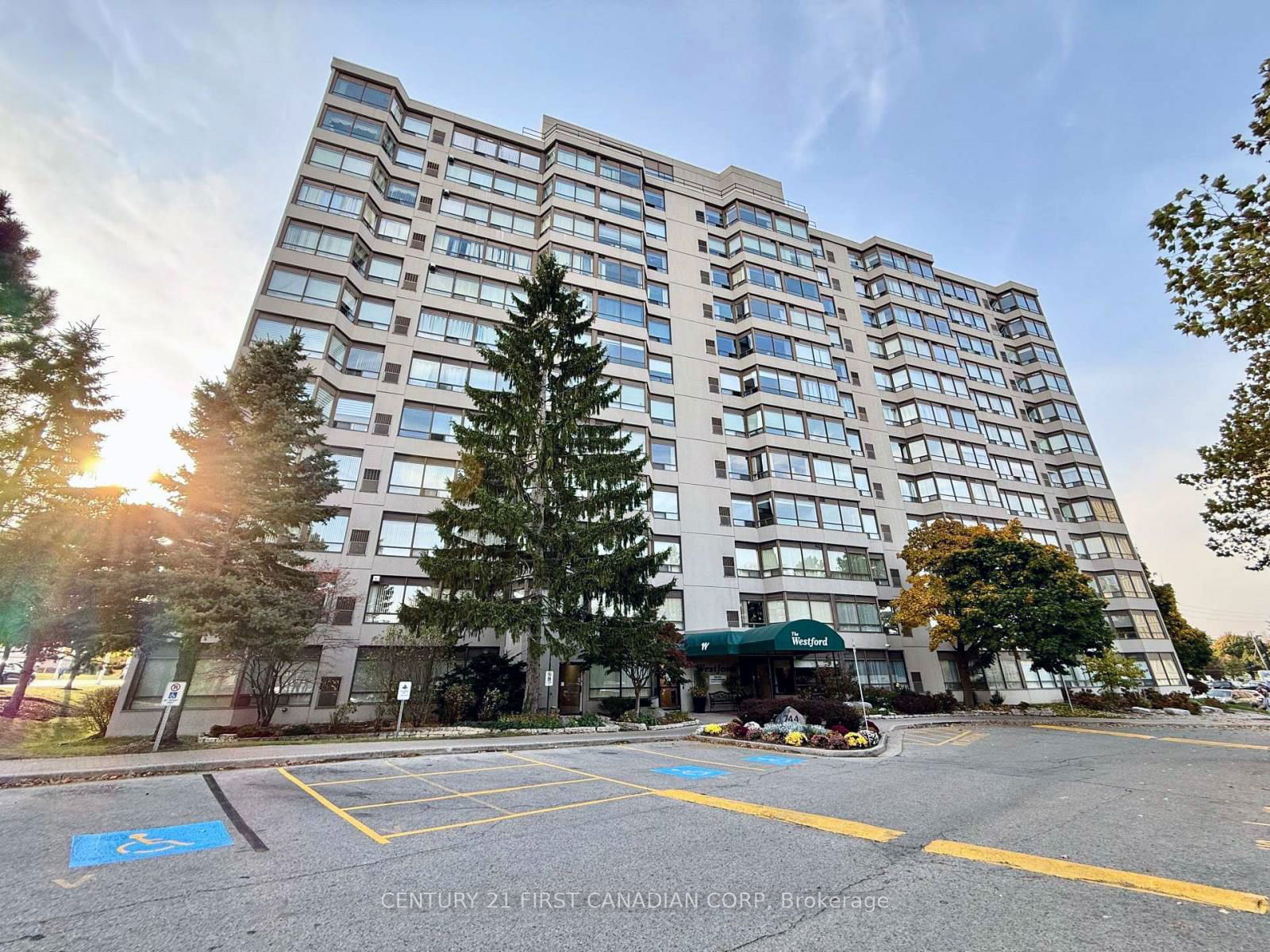 Condo for sale at 1002-744 Wonderland Road, London, South N, N6K 4K3 - MLS: X11926422