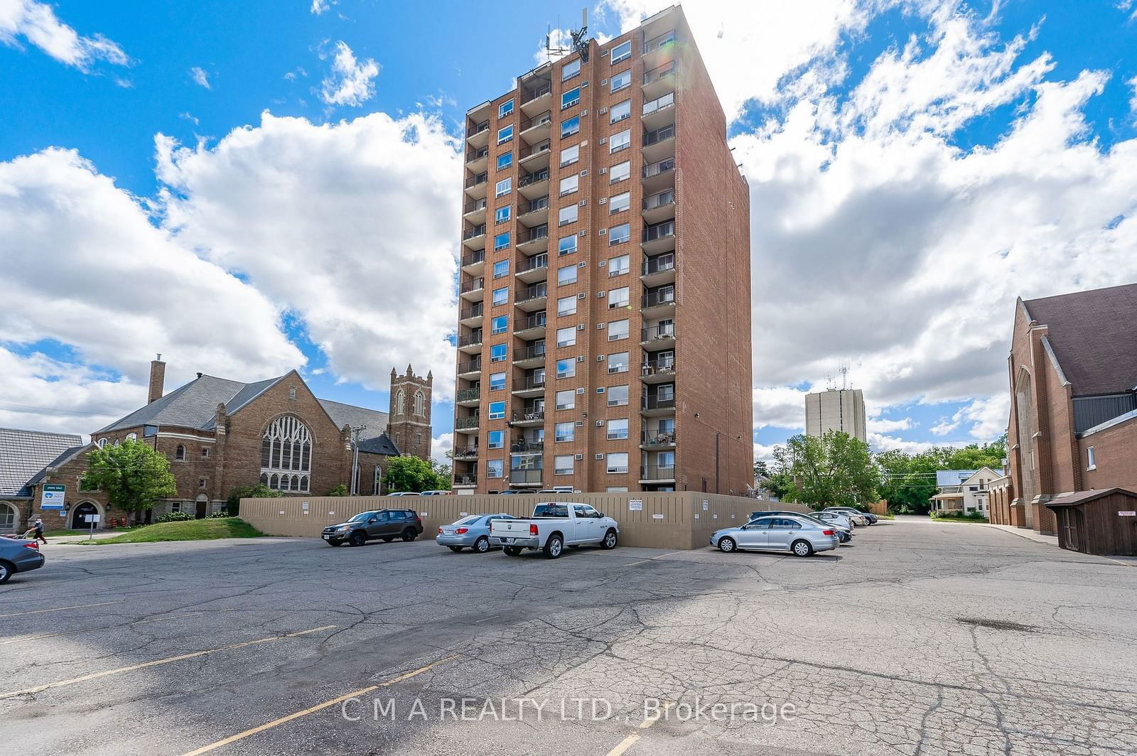 Condo sold at 303-64 Benton Street, Kitchener, N2G 4L9 - MLS: X11926486