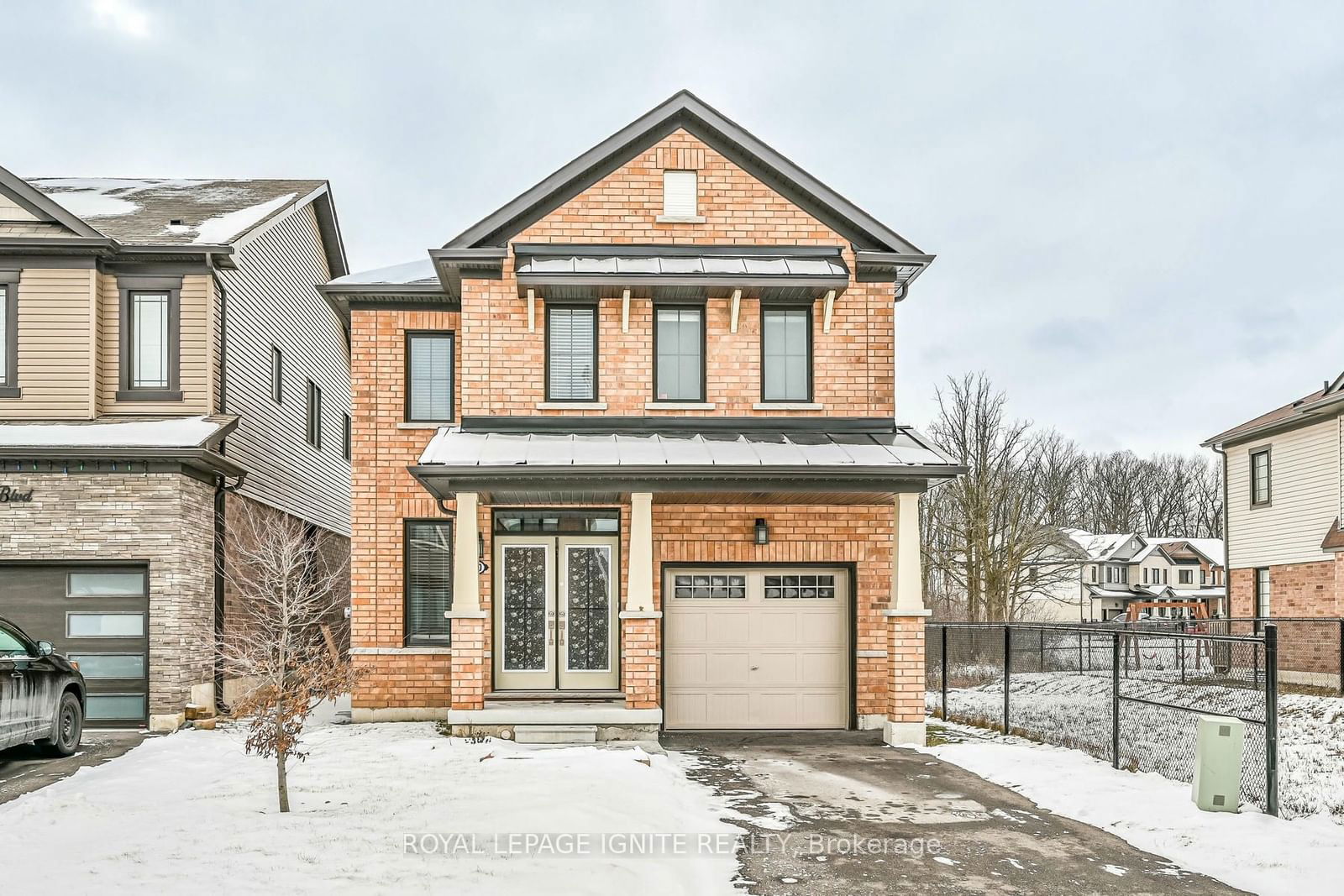 Detached House for sale at 20 Queen Mary Boulevard, Hamilton, Stoney Creek Mountain, L8J 0M4 - MLS: X11926507