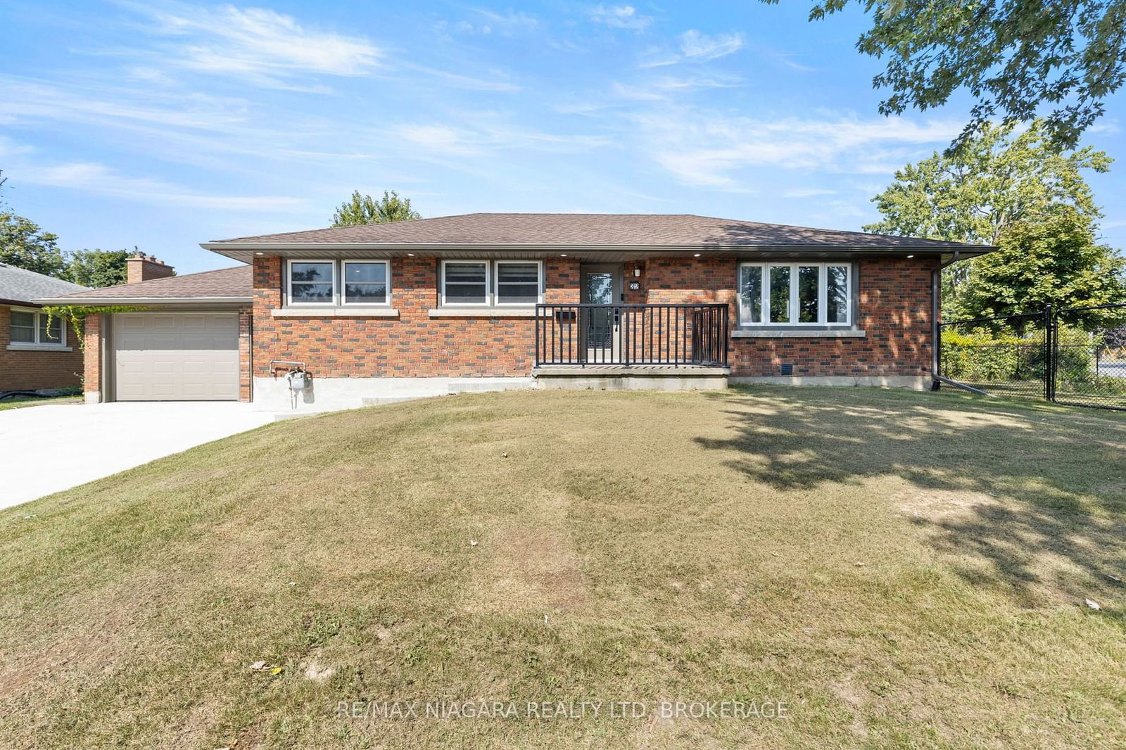 Detached House sold at 32 RIDGEWOOD Drive, Welland, 769 - Prince Charles, L3C 2H1 - MLS: X11926657