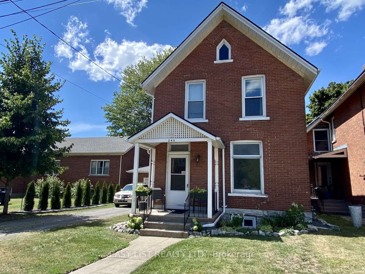 Detached House sold at 240 Nelson Street, Kingston, East of Sir John A. Blvd, K7K 4M7 - MLS: X11926991