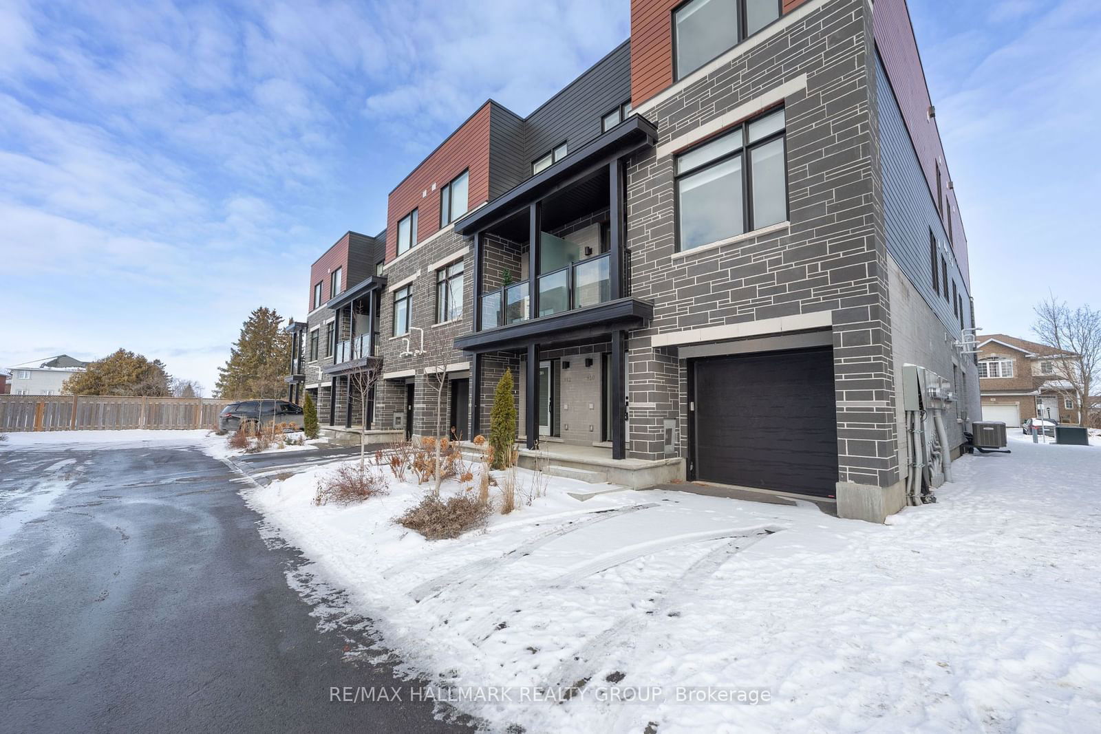 Townhouse for sale at 810 STAR, Kanata, 9002 - Kanata - Katimavik, K2L 1W2 - MLS: X11927086