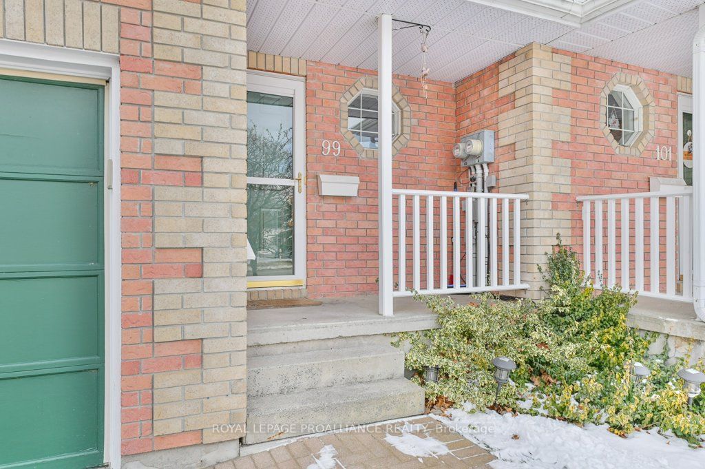 Townhouse sold at 8-99 Progress Avenue, Belleville, K8P 4Z3 - MLS: X11927246