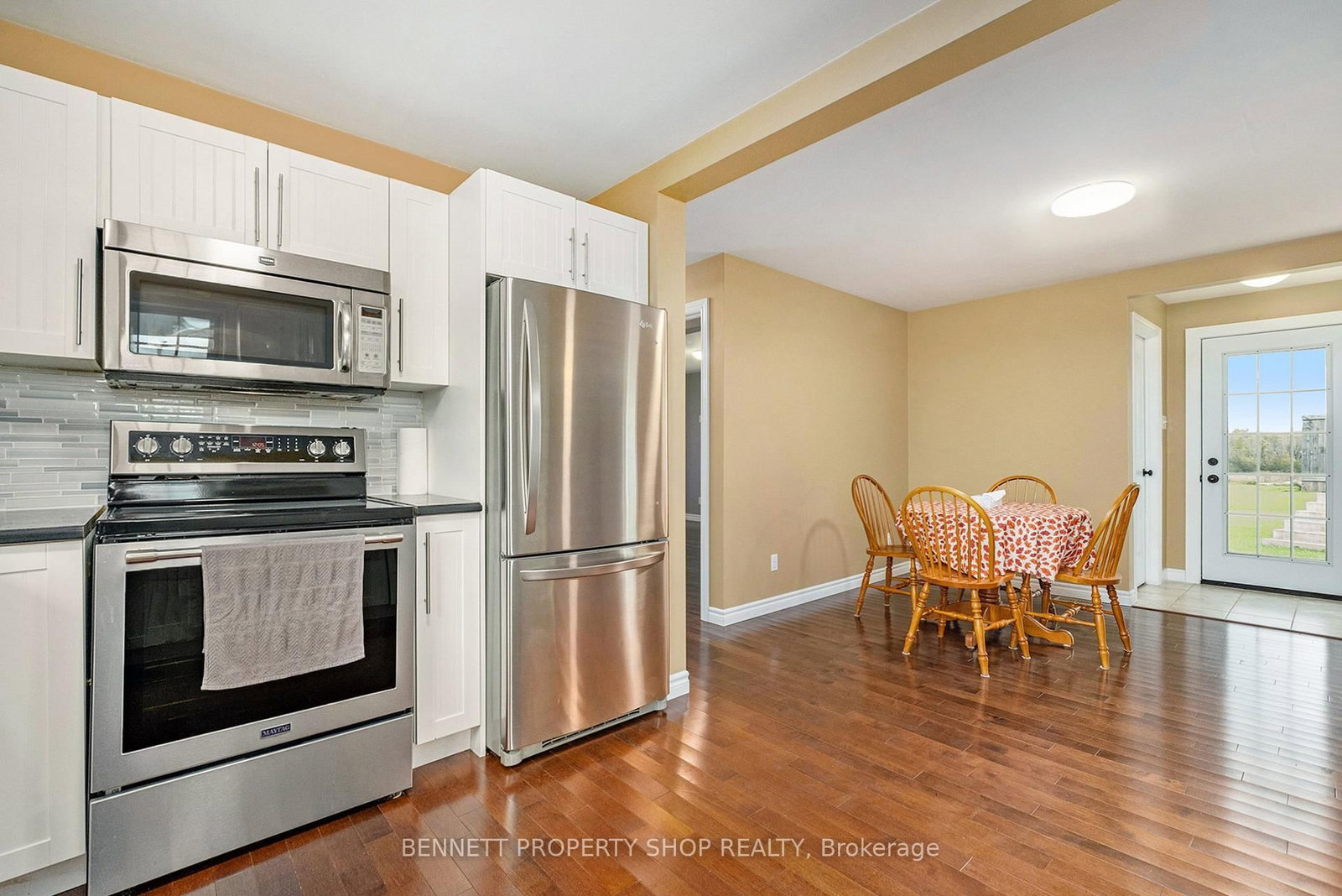 Listing Image 9