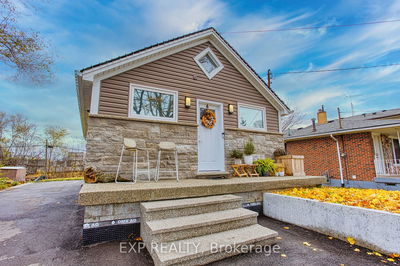 Detached House for lease at 139 Deschene Avenue, Hamilton, Greeningdon, L9A 3J9 - MLS: X11927422