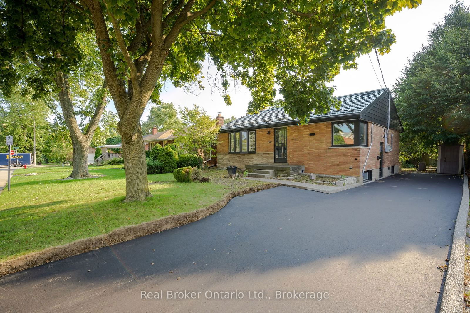 Building at 39 WESTMINSTER (Lower Unit) Avenue, Hamilton, Westcliffe